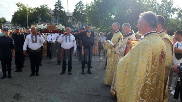 Credință și tradiție la Fălticeni: Procesiune impresionantă în cinstea Sfântului Ilie