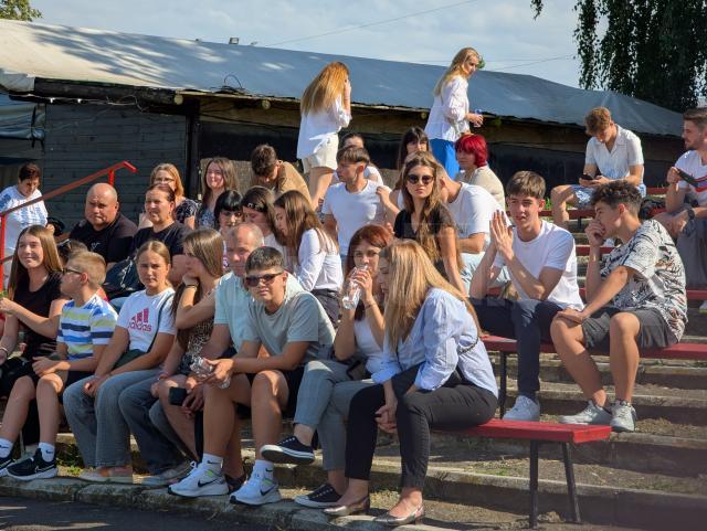 72 de elevi din Fălticeni au fost premiați de primarul Cătălin Coman