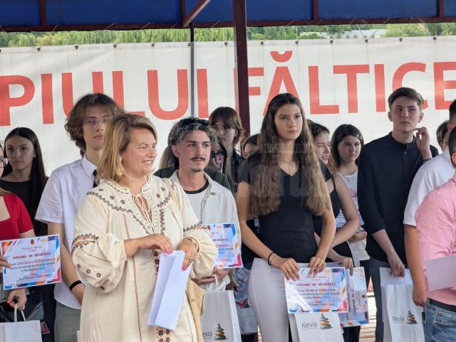 72 de elevi din Fălticeni au fost premiați de primarul Cătălin Coman