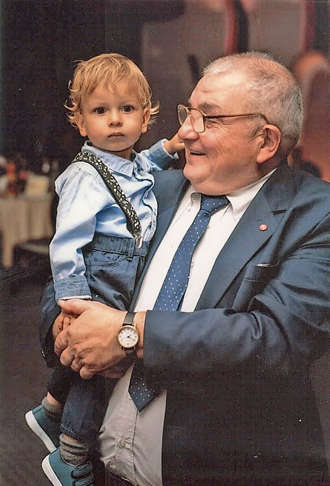 "Moştenitorul!" (Luca cu "bipu"!)