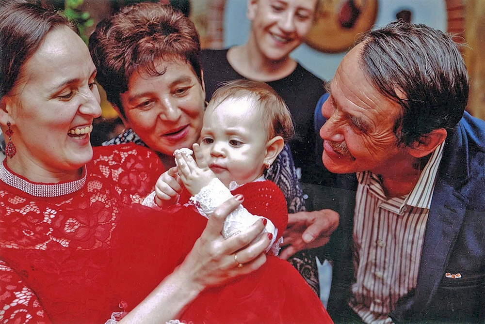 Ce-ţi dorim noi, dulce Mărie... (Maria Nuţu la 1 an)