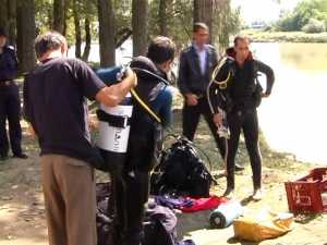Cinci scafandri caută în râul Suceava copilul înecat în urmă cu o lună
