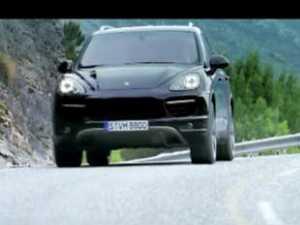 Porsche introduce a doua generație Cayenne