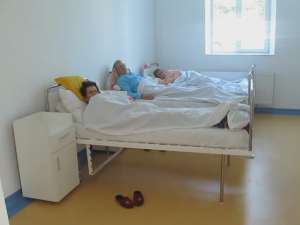 Într-o lună, 16 oameni s-au ales cu o nouă boală în timp ce se aflau pe patul de spital