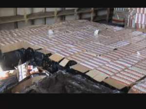 Un contrabandist şi peste 4.000 de pachete de ţigări, captură a poliţiştilor de frontieră