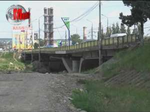 Pe podul de la Burdujeni se va putea circula fără restricţii