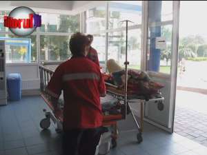 DSP le cere medicilor să nu mai ţină ambulanţele pe loc şi să le solicite doar pentru urgenţe