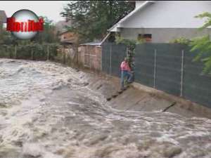 Cartierul Iţcani, inundat din cauza unei gafe monumentale a „specialiştilor” de la Apele Române