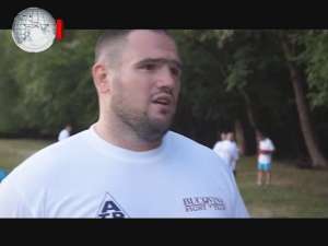 Sportivii „Bucovina Fight Team” îi ameninţă pe cei lasă gunoaie după grătarele în aer liber