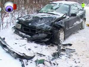 Accident în pădurea de la Adâncata, după ce un şofer turc a derapat pe zăpadă