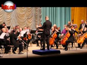 Câteva sute de suceveni, prezenţi la concertul simfonic susţinut de Filarmonica Botoşani