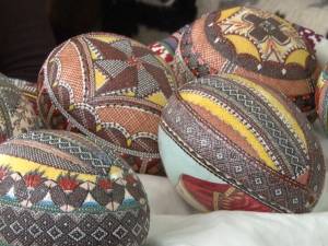 Ouăle închistrite de femeile huţule, apreciate de sute de oameni, la Moldoviţa