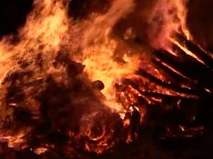Focul a făcut prăpăd într-o gospodărie în care oamenii se pregăteau de Anul Nou