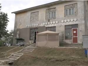 12 preşcolari din comuna Hreaţca învaţă la etajul cârciumii din sat