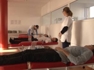 Zeci de donatori au luat ieri cu asalt Centrul de Transfuzie din Suceava pentru a-i ajuta pe cei aflaţi în suferinţă, după incendiul din clubul Colectiv