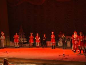 „Poveste de iarnă” prezentată de elevii claselor primare de la Colegiul „Mihai Eminescu” Suceava