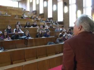 Peste o mie de elevi din Suceava, Botoşani şi Neamţ se pregătesc la USV pentru bacalaureat