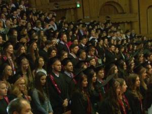 254 de absolvenţi ai Colegiului „Petru Rareş” şi-au luat rămas bun de la anii de liceu