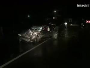 Accident grav la Şcheia, remorca unui vehicul greu lovind un autoturism