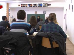 250 de elevi de la şcoala recent modernizată din Probota tremură de frig în clase, la nici 10 grade Celsius