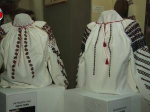 Expoziţia „Ia aidoma” a fost vernisată ieri la Muzeul Etnografic Hanul Domnesc