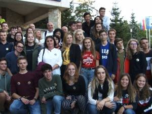 Elevi și profesori din patru țări europene, oaspeți ai Colegiului „Petru Rareș”, în cadrul unui proiect despre energii regenerabile