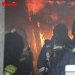 Perfecţionare: Mii de pompieri din ţară, din Ucraina şi Republica Moldova învaţă la Siret să stingă incendii cu aer