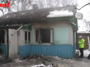 O bătrână de 81 de ani a ars de vie în casă. Trei vârstnici şi un copil au murit în urma unor incendii în doar câteva zile