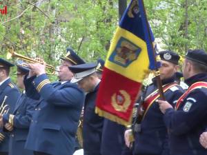 Veteranii de război au fost sărbătoriţi, ieri, la Monumentul Eroilor din parcul central