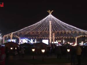Luminile de sărbătoare s-au aprins în centrul Sucevei, de Ziua Bucovinei